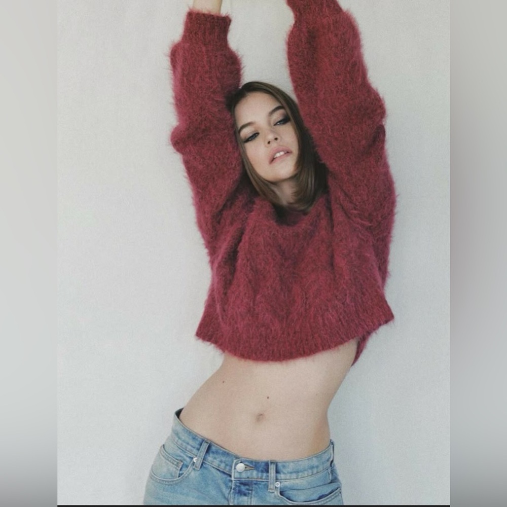 URBAN OUTFITTERS Red Lennox Fuzzy Cable Knit Cropped Casual‎ Sweater Size M
